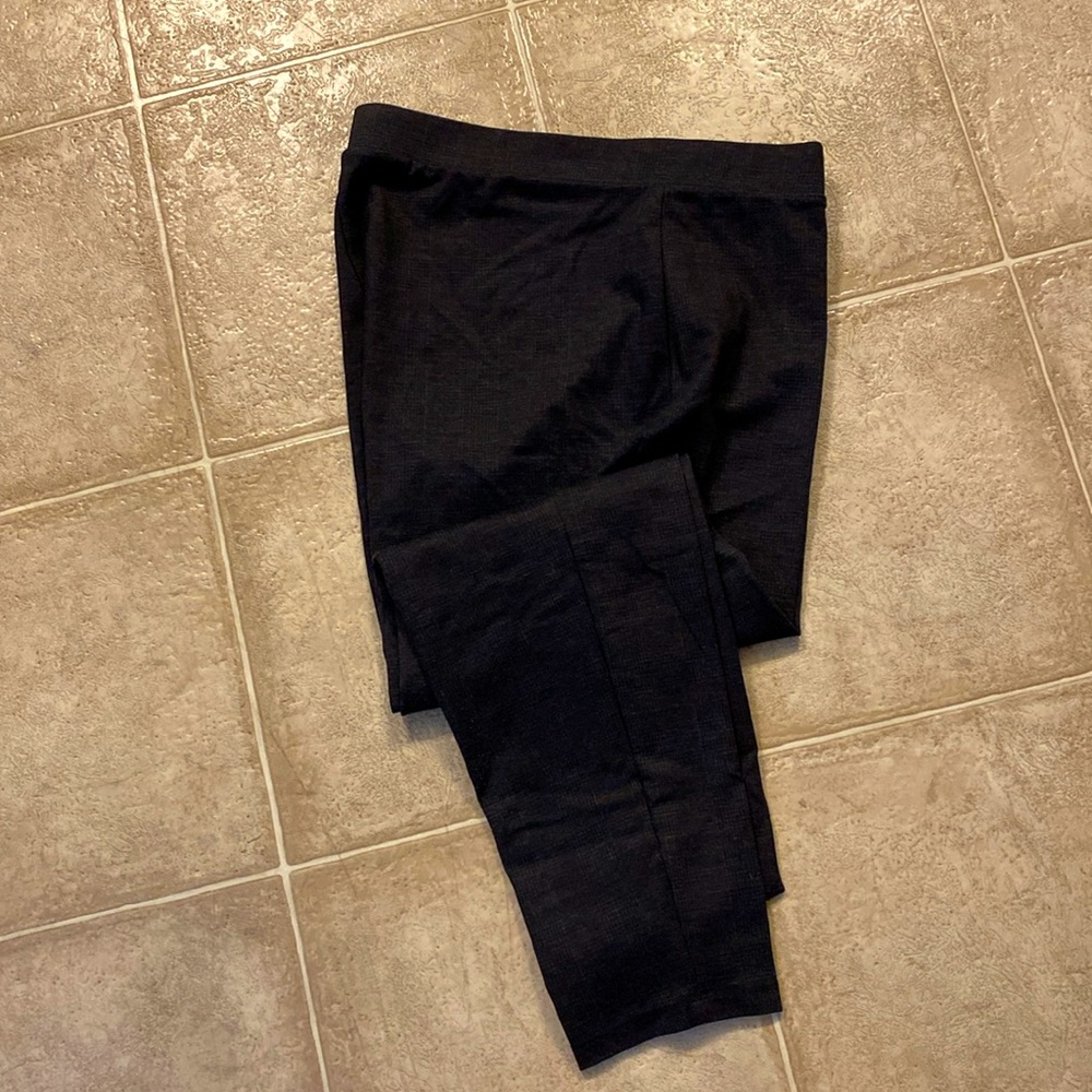 Philosophy woman pants. Pull on. Gray. Ankle length. 2X. Excellent condition.